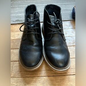 Boy's Black Leather Lace-Up Shoes, size 6